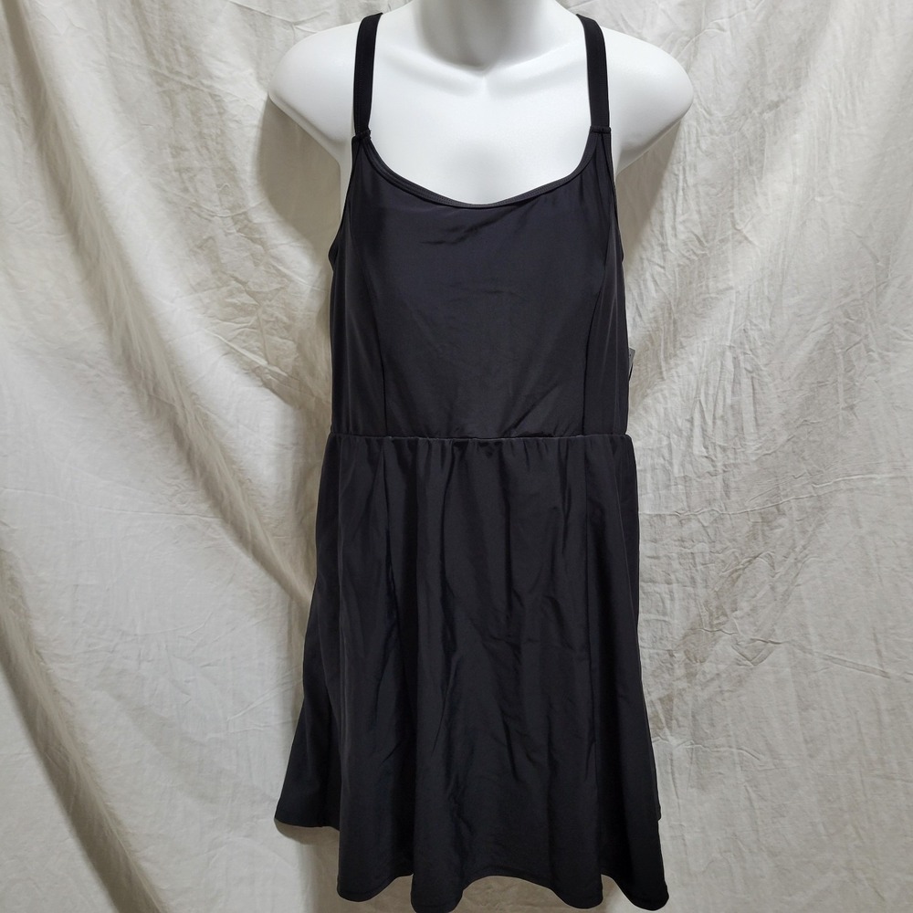 Torrid Active Womens Size Size 2 2X Wireless Tennis Swim Dress with Shorts NWT
